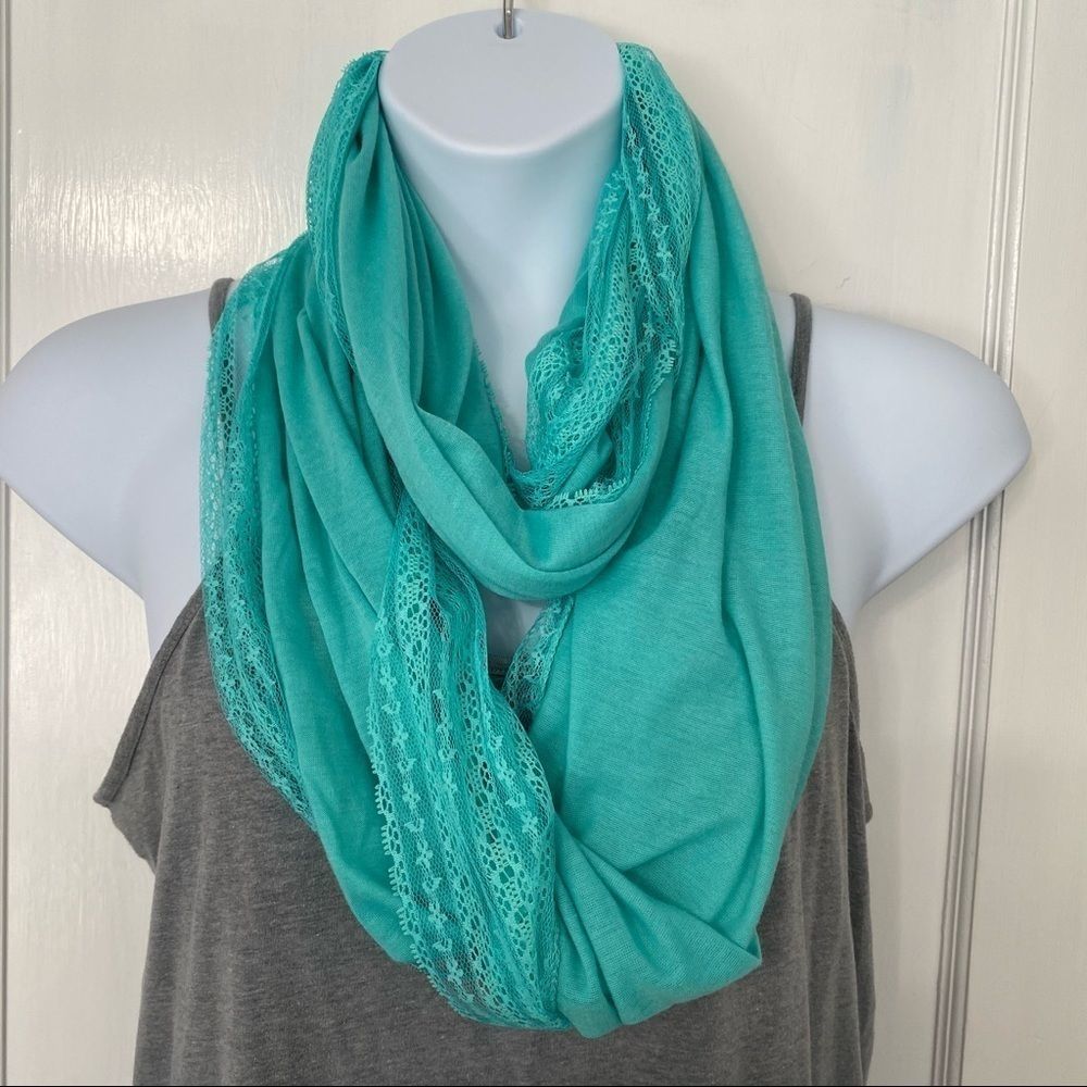infinity scarf by Catherine Malandrino mint green with lace embellishment NWT